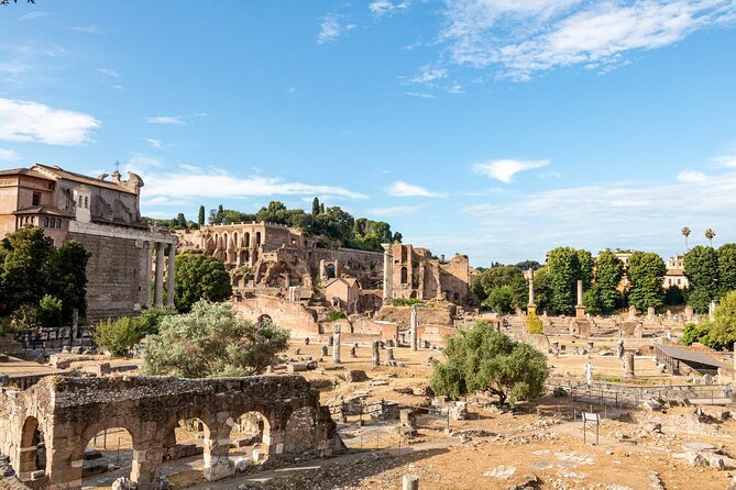 1-Day Rome: Vatican & Colosseum Tour - Sistine Chapel rules: no guided commentary inside, so use the time wisely