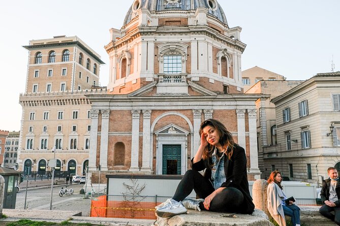 1-Hour Private Photoshoot Taking Beautiful Pictures in Rome - Fontana di Trevi as your big finale moment