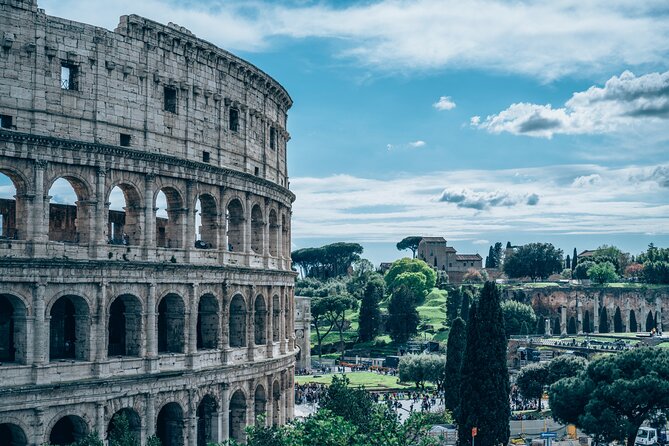10 Wonders of Rome in 3 hrs - Spanish Steps, Tempio di Adriano, and Marcus Aurelius: three quick lessons in one stretch