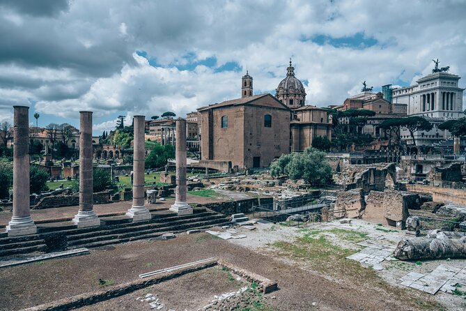 10 Wonders of Rome in 3 hrs - Colosseum first: the perfect kickoff, without the entry line