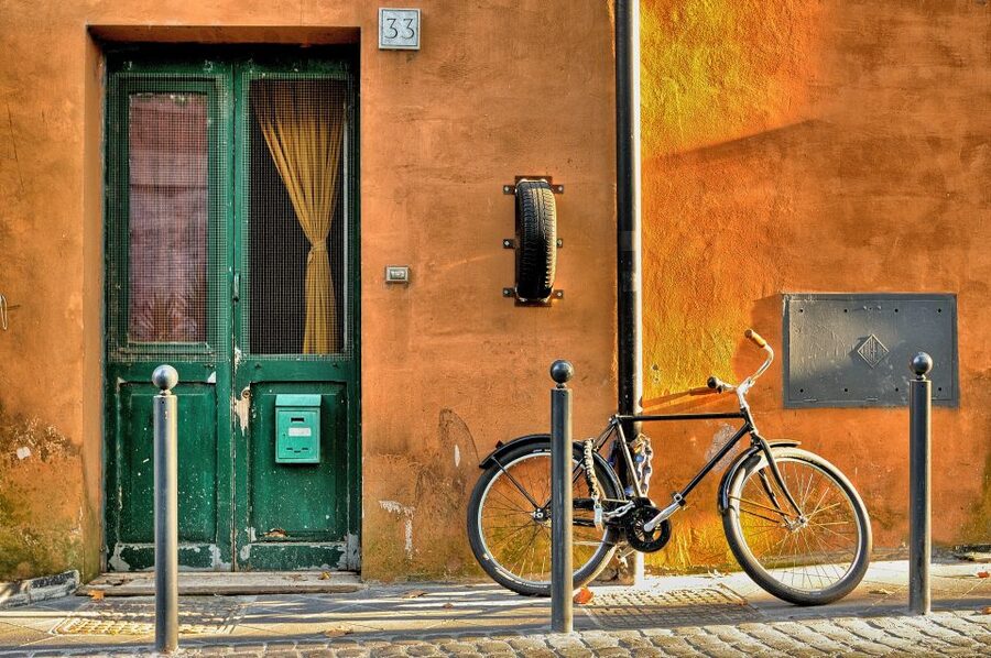 3-Hour Trastevere and Jewish Ghetto Guided Walking Tour - Food, cafés, and shopping that actually fit the neighborhood