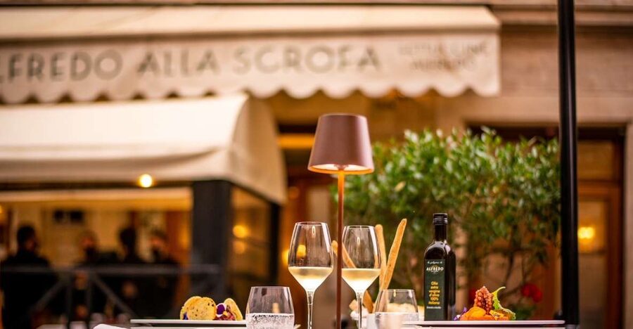 Alfredo alla Scrofa Restaurant in Rome: Eat Like a Star - Entering the Old Center, Via Della Scrofa 104/a