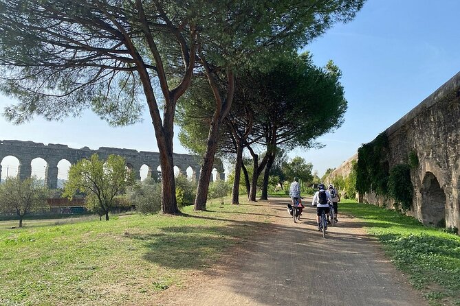 Appian Way, Catacombs and Aqueducts Park Tour with Top E-Bike - Pacing, battery expectations, and how to avoid a photo-botched day