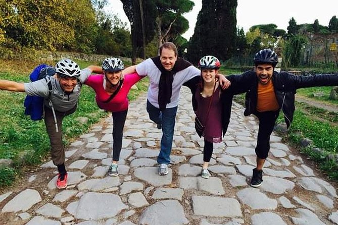 Appian Way E-bike Tour with Gourmet Picnic and Catacombs - Stop by Stop: Aurelian Walls, then down into Saint Callixtus