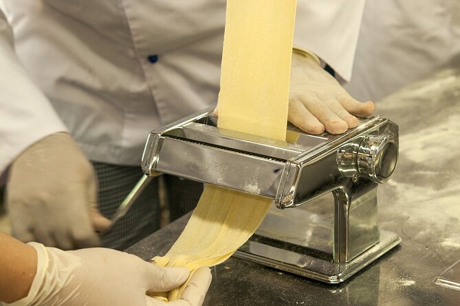 Authentic Roman Pasta & Tiramisu Experience with Italian Wine - Bottomless Italian Wine, Relaxed Pace, and How to Enjoy It