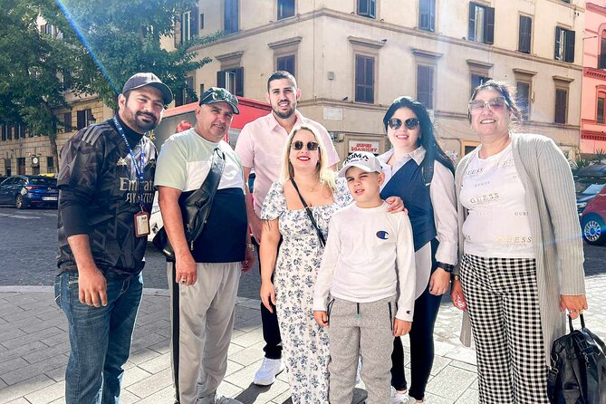Best Guided Tour To Vatican Museums And Sistine Chapel - Meeting point and staying together in Vatican chaos