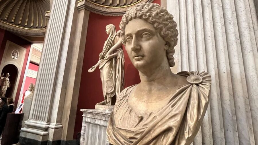 Best of the Vatican: Fast Track Highlights - Practical checklist: dress code, mobility, and security reality
