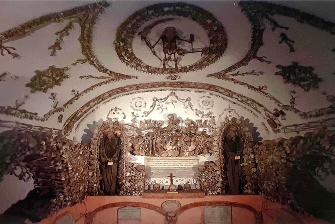 Capuchin Crypts and Dark Centre Tour - Trevi Fountain at Night: Love, Murder, and a Haunting Twist