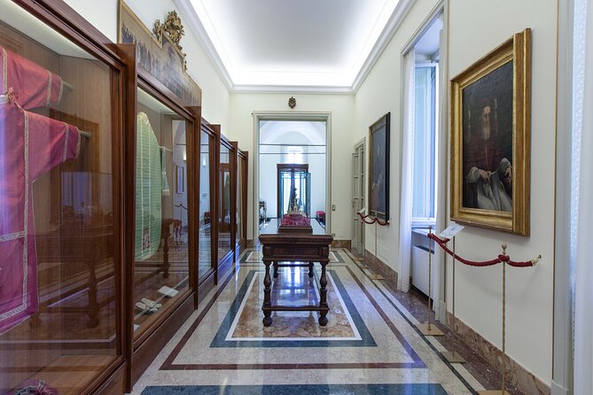 Castel Gandolfo: Papal Apartments and Secret Garden Entry Ticket - Secret Garden Entry: A Walking Moment With Vatican Staff
