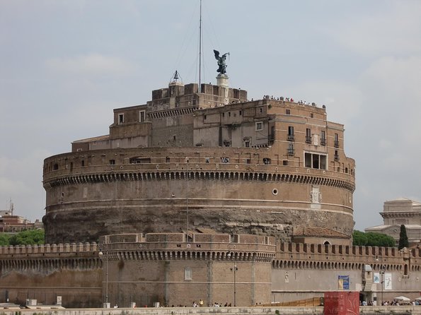 Castel Sant’Angelo & Mausoleum of Hadrian - Private Tour - Stop 1, Ponte Sant’Angelo to the Mausoleum of Hadrian