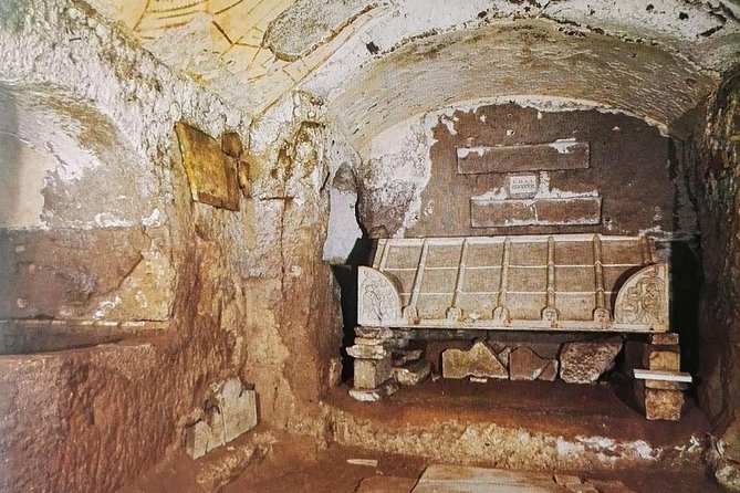 Catacombs in Rome with Private Transfer - Entering the Catacombs of Saint Callixtus with an official guide