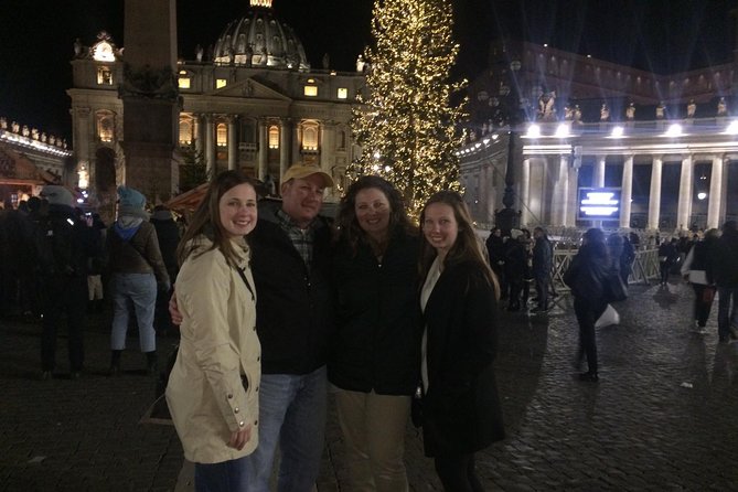 Celebrate Christmas in Rome - Small Group Walking Tour - Spanish Steps and Piazza di Spagna: a lit-up first impression