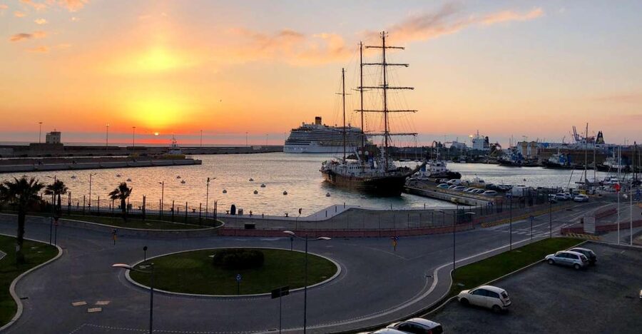 Civitavecchia Port: Private or Shared Guided Tour of Rome - Audio guide storytelling: learning the basics while you travel