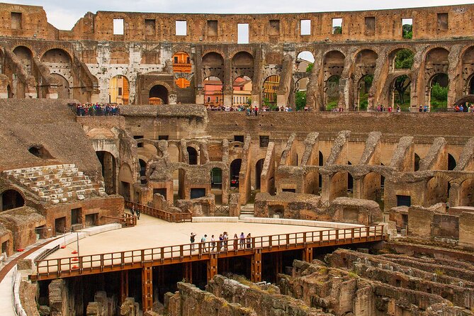 Colosseum and Palatine Hill: Unveil Rome’s Ancient Spectacles - Shared Group Reality: Where the Experience Can Feel Smooth or Tight