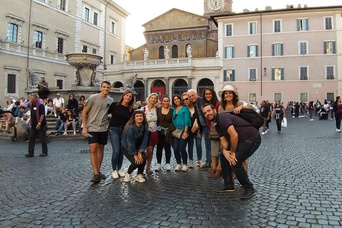 Colosseum and Roman forum. - Finishing in front of the Colosseum, with real photo options