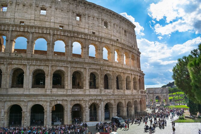 Colosseum and Roman Forum Group Tour or Audio Guided tours - Listening and Extra Comfort Perks That Matter on a Hot Day