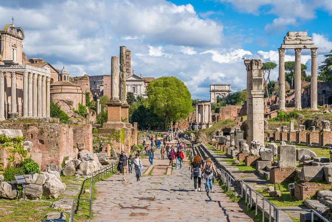 Colosseum and Roman Forum Guided Tour - Palatine Hill in 30 Minutes: From Power Views to Rich-Citizen Luxury