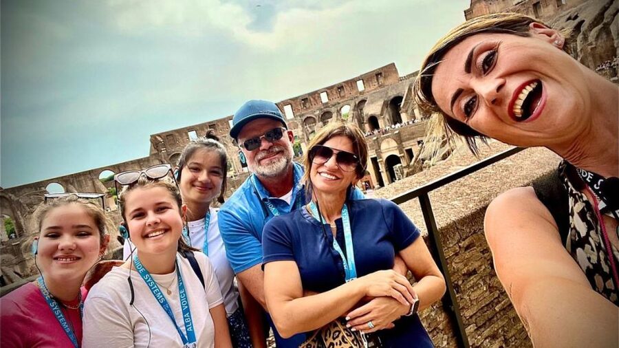 Colosseum: Gladiator’s Gate & Arena Floor Experience - Roman Forum for 1 hour: power center, not just ruins