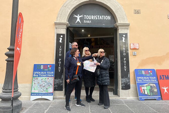 Colosseum, Roman Forum Experience and Vatican Museums - Entering The Colosseum With Reserved Entry: Fast, But Still You Will See Crowds