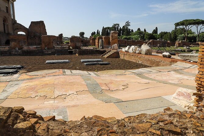Colosseum & Roman Forum Guided Tour - Headsets, small groups, and guides who explain clearly