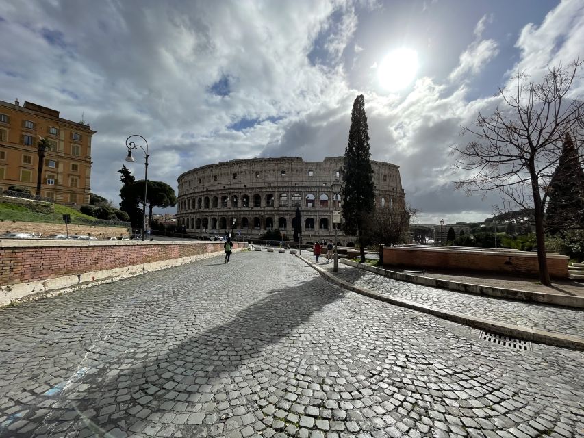 Colosseum: Semi Private Tour with VIP Arena Access - The 1.5-Hour Flow: Panoramic Photos, Then Ground Floor and Tier Views