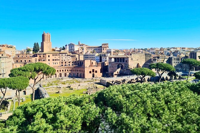 Colosseum with Arena Guided Tour - Roman Forum views and the daily-life stroll