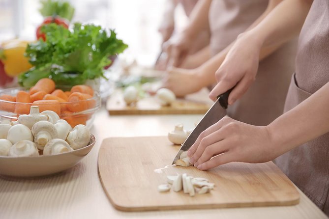 Cooking Class in Rome's Countryside - Market shopping in a real Italian rhythm