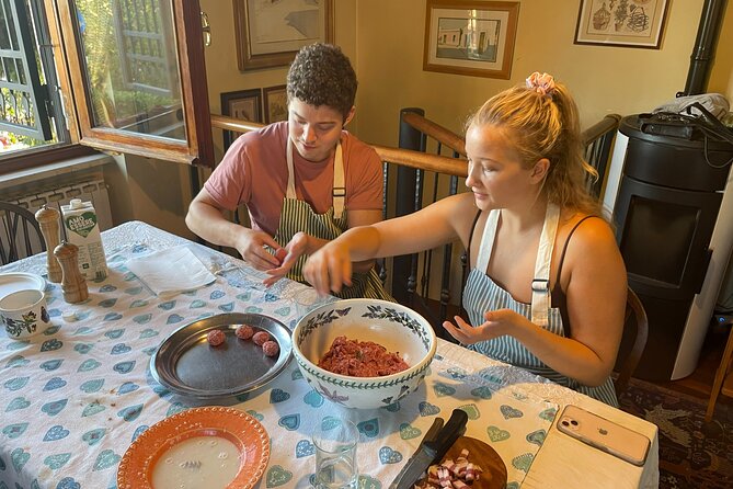 Cooking & eating with Locals in their home kitchen in Rome - Pickup, location, and how to plan your arrival