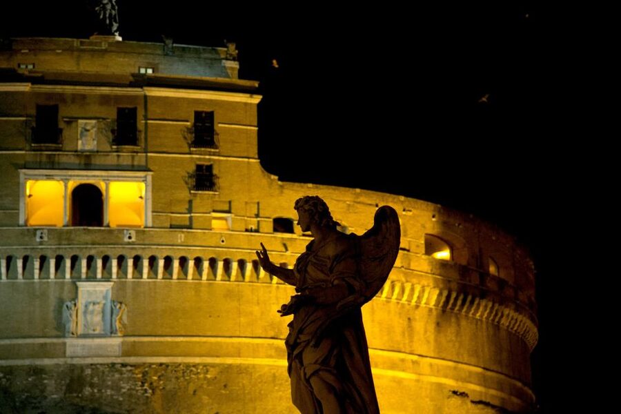 Dark Heart of Rome - Facts, Legend & Mystery Walking Tour - Ending at Castel Sant’Angelo, So Your Night Plan Stays Simple
