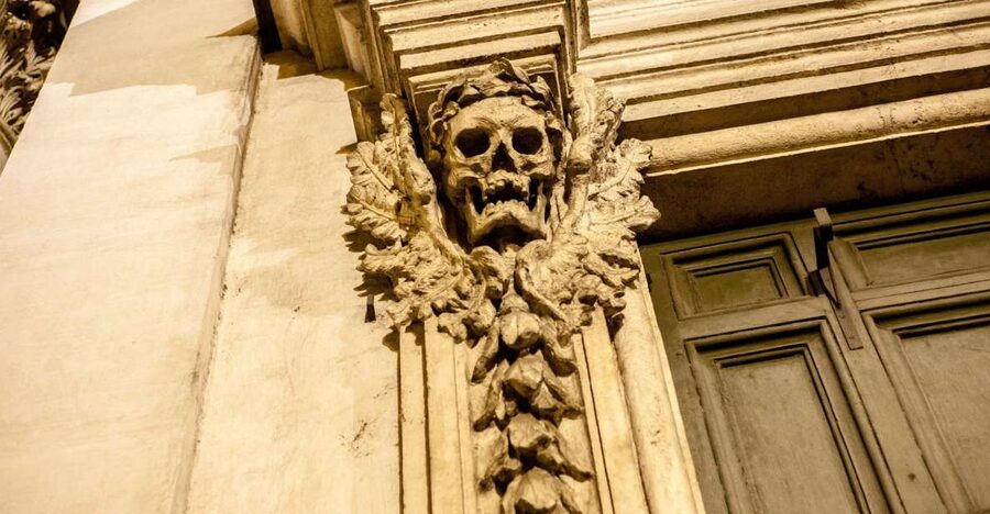 Dark Heart of Rome: Facts, Legends, and Mystery Tour - Campo de’ Fiori at Dusk: Executions, Legends, and Real Atmosphere
