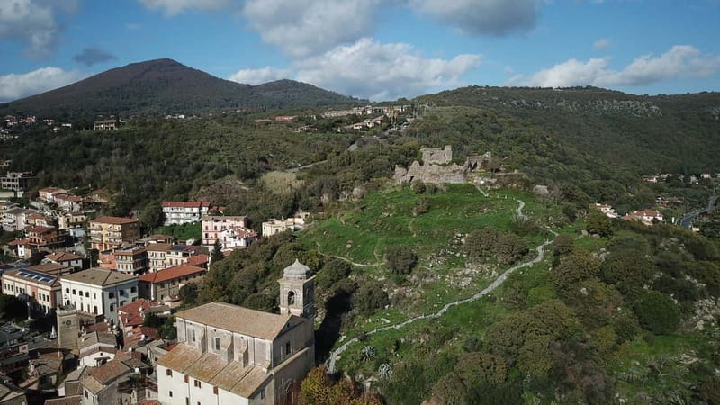 Day trip Rome: Bracciano lake, Anguillara & Trevignano Roman - What’s included, what costs extra, and what to pack