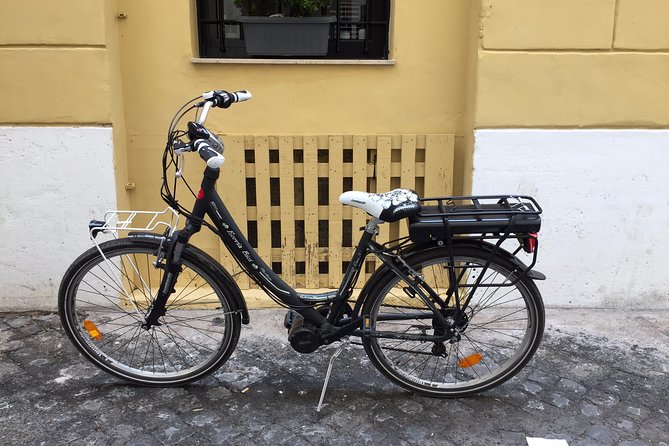 E-bike rental - Your Electric Bike Setup: Lights, Gears, Anti-Puncture Tires, and Real Carry Space