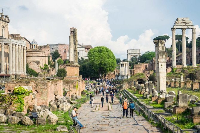 Early Colosseum, Roman Forum and Palatine Hill Guided Tour - Stop 2: Palatine Hill and the Romulus legend