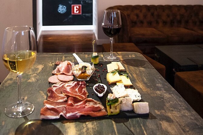 EAT AND DRINK LIKE A LOCAL - Wine Tasting in Trastevere w/ Gelato - Logistics in Rome: meeting point, timing, and what to do next