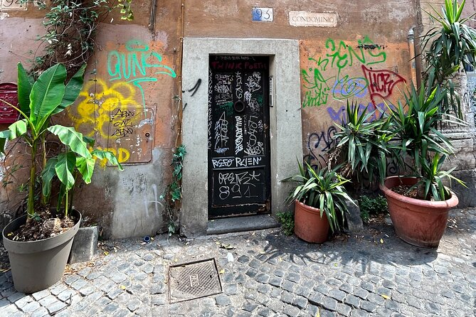 EAT AND DRINK LIKE A LOCAL - Wine Tasting in Trastevere w/ Gelato - Who should book this wine tasting and gelato tour, and who should skip it
