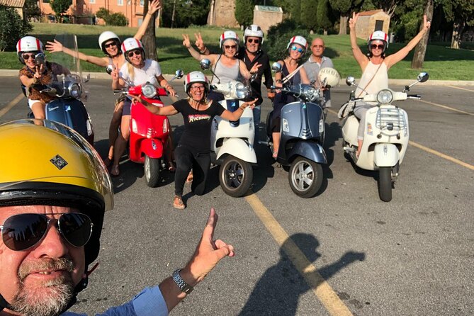 English: Vespa Tour Rome- Experience like a Roman - The Guides Matter: Alisso and Ferrucho bring the fun