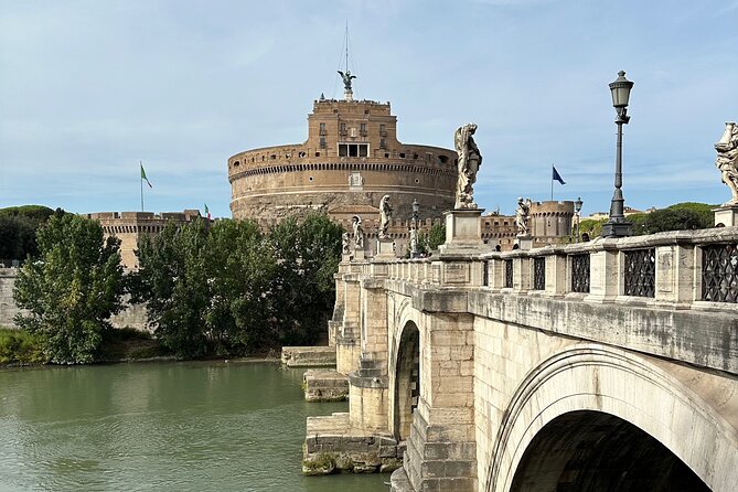 English: Vespa Tour Rome- Experience like a Roman - Language and other logistics to check before you ride