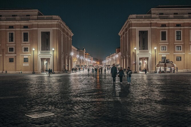Entrance to Vatican Museums and Sistine Chapel - First stop: Vatican Museums through Pio-Clementino’s best-known classics