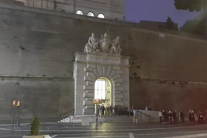 Exclusive Guided tour : Vatican Museum,Sistine Chapel & Basilica - Vatican timing and crowd reality