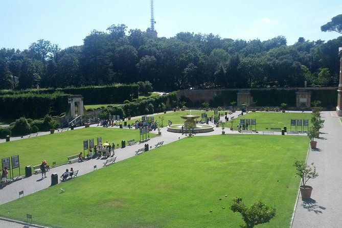 Exclusive Guided tour : Vatican Museum,Sistine Chapel & Basilica - The small group and headsets advantage in real terms