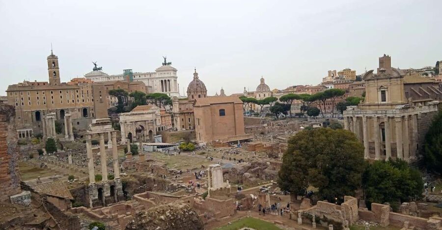 Exclusive tour of Ancient Rome and Domus Tiberiana - What you really get from priority access at the Forum