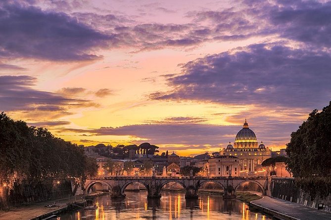 Exclusive Vatican Museum and Sistine Chapel Group Tour - Sistine Chapel Route: Raphael Rooms First, Then the Main Event