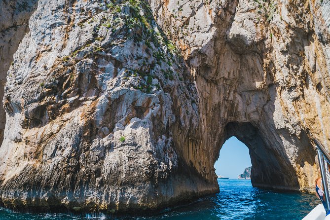 Exploring Capri and Anacapri from Rome: Sea and City Day Trip - Piazetta lunch and limoncello tasting: the midday reset