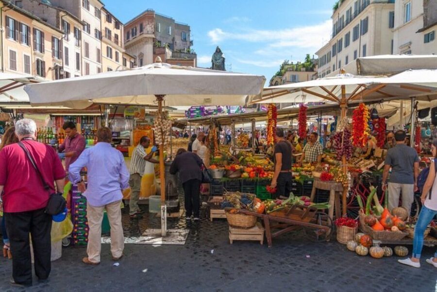 Farmers Market Shopping and Roman Full Course Class - SHARED - Campo de Fiori meet-up, then straight to the market