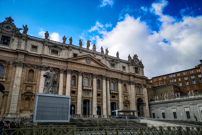 Fast Access Vatican, Sistine Chapel and Basilica Guided Tour - From Viale Vaticano to the museums, faster than the line