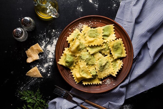 Fettuccine Pasta Cooking Class in Rome City Center - What sauce you’ll get, and why Roman classics are a big deal