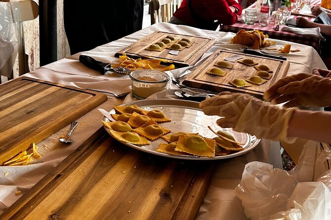 Fettuccine Pasta Cooking Class in Rome City Center - Bruschetta, wine or beer, and eating outdoors in the square