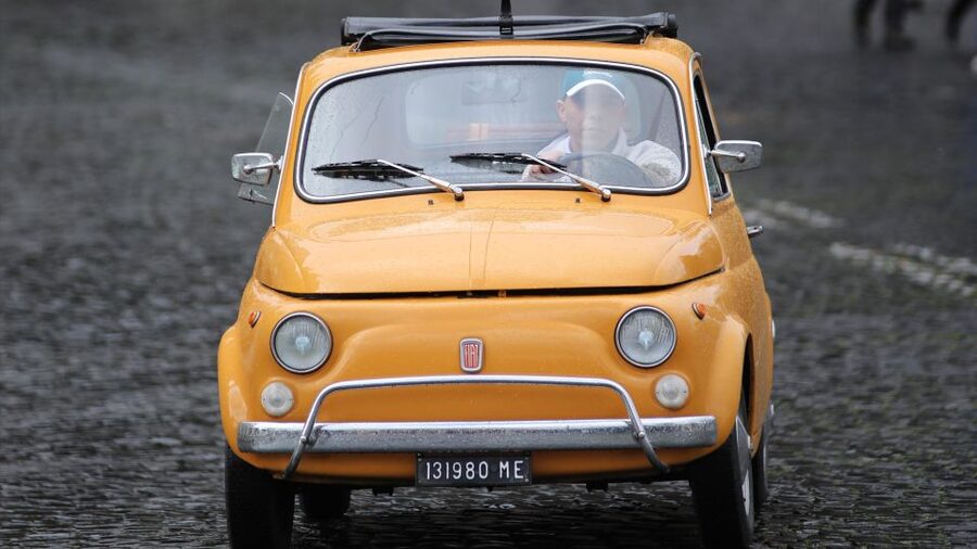 Fiat Cinquecento Vintage Rome City & Photo Tour - Trastevere driving, street energy, and photo breaks