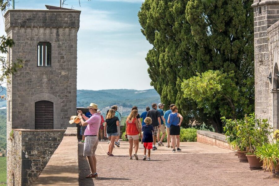 From Rome: Bagnoregio & Orvieto Day Trip with Wines & Lunch - The Tuscany countryside coach transfer, plus how to use the downtime