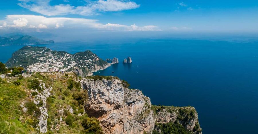 From Rome: Capri Guided Day Trip with Blue Grotto - Rome to Naples by coach: when the day starts to feel long